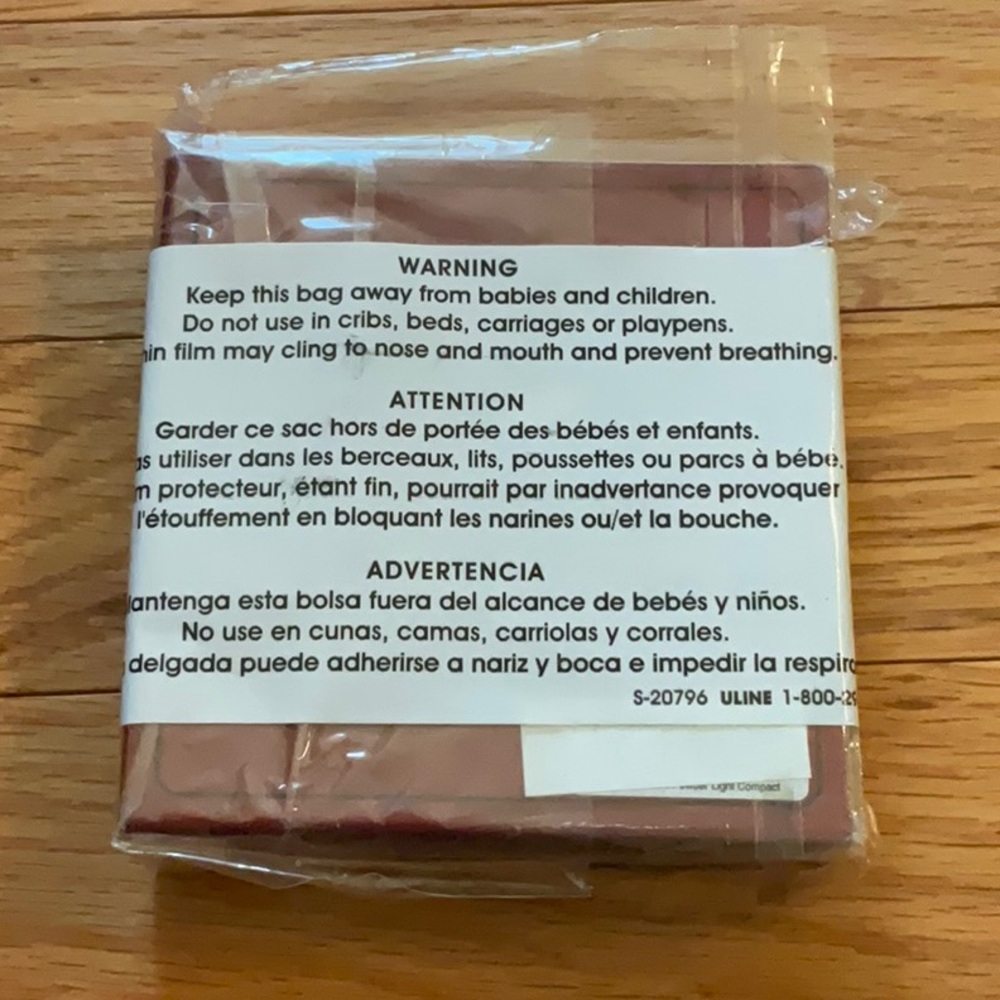 Bésame Light Cashmere Powder Compact - Picture 2 of 3